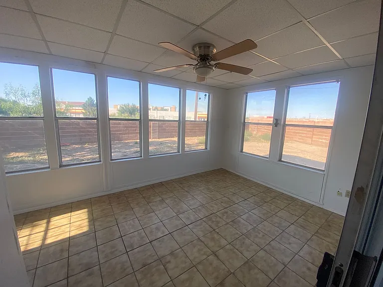 1733 Aspen Ave — Photo 8
