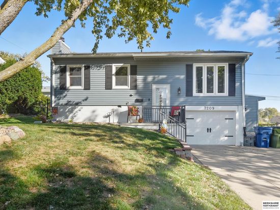 7209 S 81st St, La Vista, NE 68128