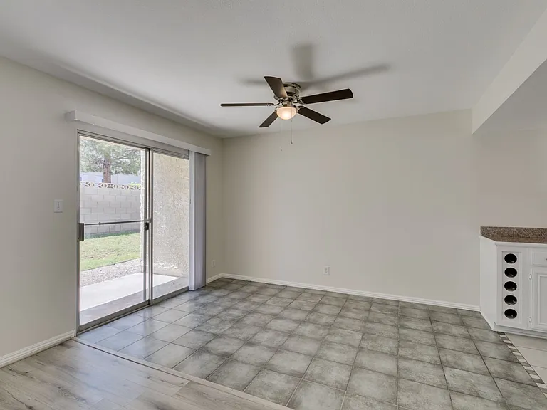 784 Anne Ln — Photo 18