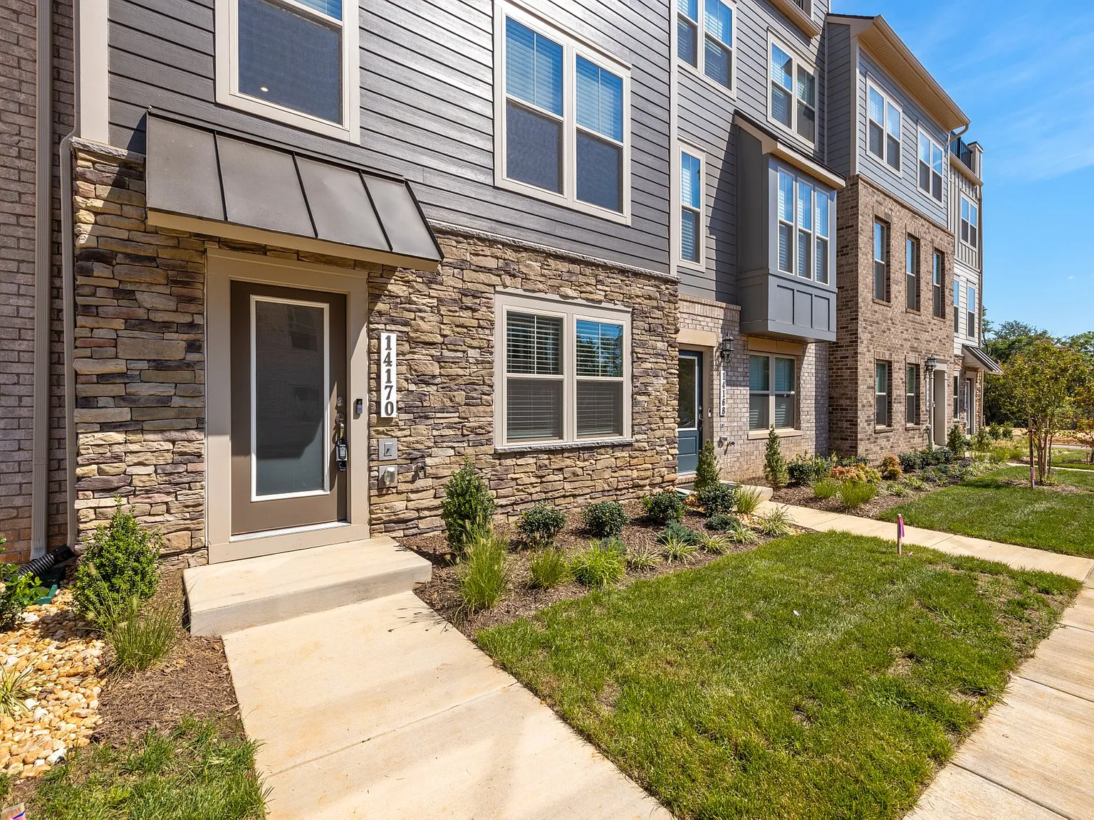 3 bed, 2.5 bath, 1843 sqft, $3,650 — Photo 1