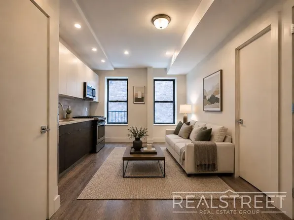 1578 Union Street image 1 of 9