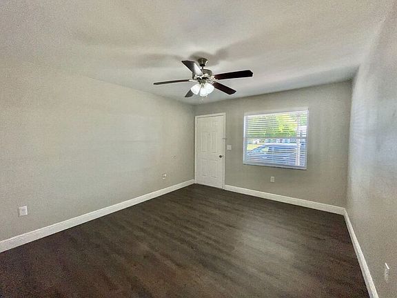 3rd image of 1515 E Lincoln Ave #B09r
