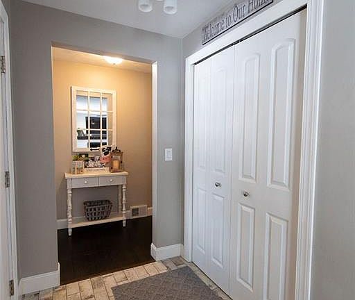 3rd image of 417 Hardscrabble Blvd
