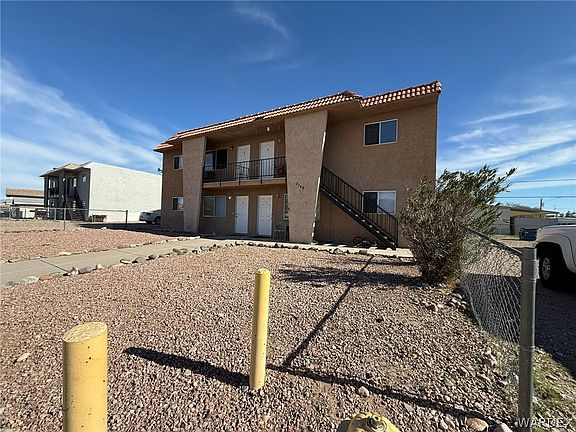 4th image of 2146 Riviera Blvd
