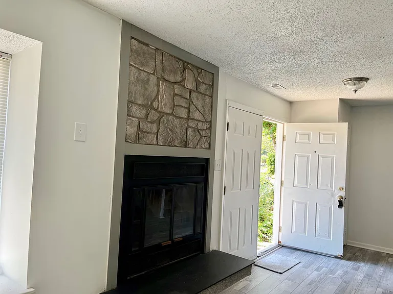 2141 Whispering Sands Ln — Photo 3