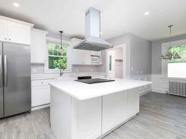 669 Main St, Wareham, MA 02571