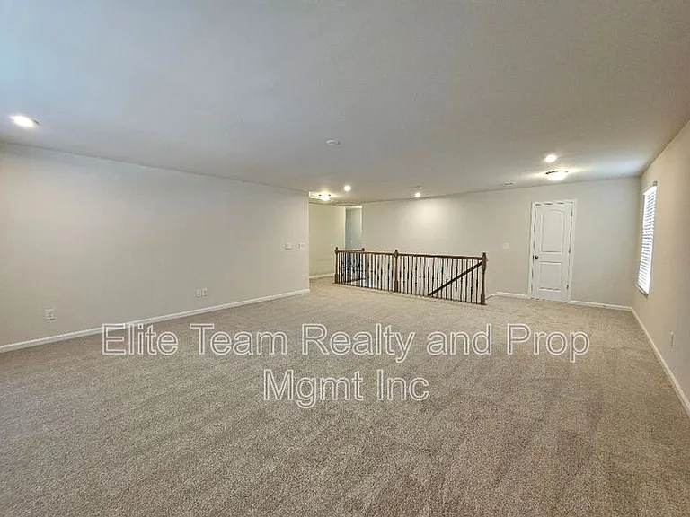 3108 Cheyney Park Dr — Photo 25