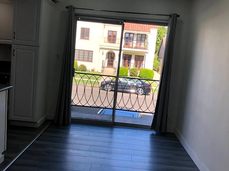 807 N Alfred St #1 — Photo 16