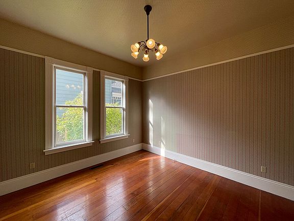 5th image of 122 Tait Ave