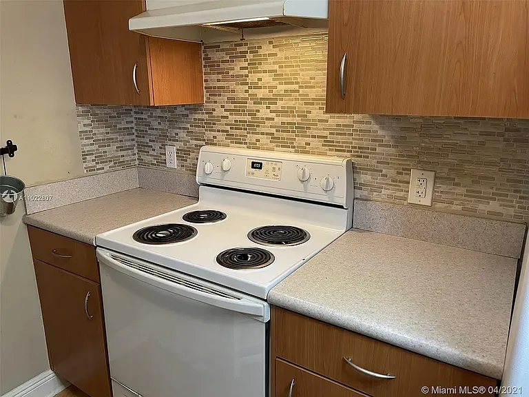816 NW 11th St #704 — Photo 7