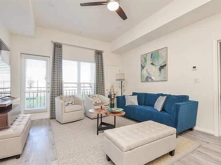 1207 Grand West Blvd #1G — Photo 2