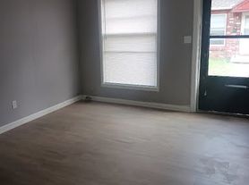 1033 S Vine St, Wichita, KS