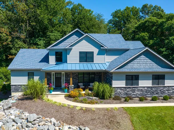 24 Forest View Dr, Wernersville, PA 19565