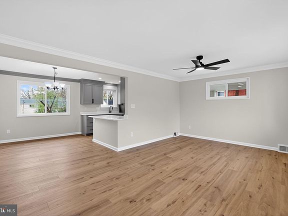 4th image of 3811 Egan Dr