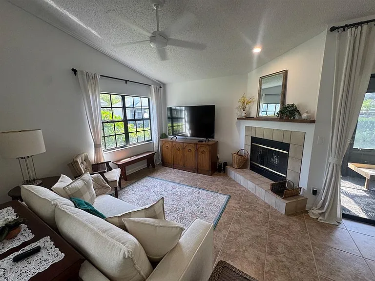 2749 Countryside Blvd #20 — Photo 9