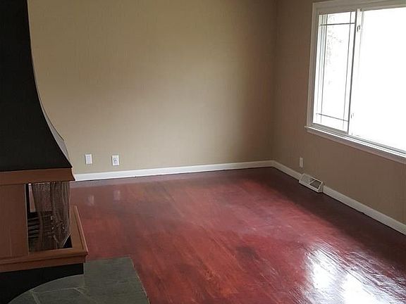 2nd image of 2906 S 116th Ave