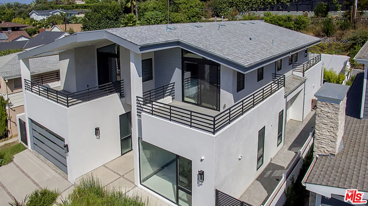Building Photo - 2122 Castle Heights Ave