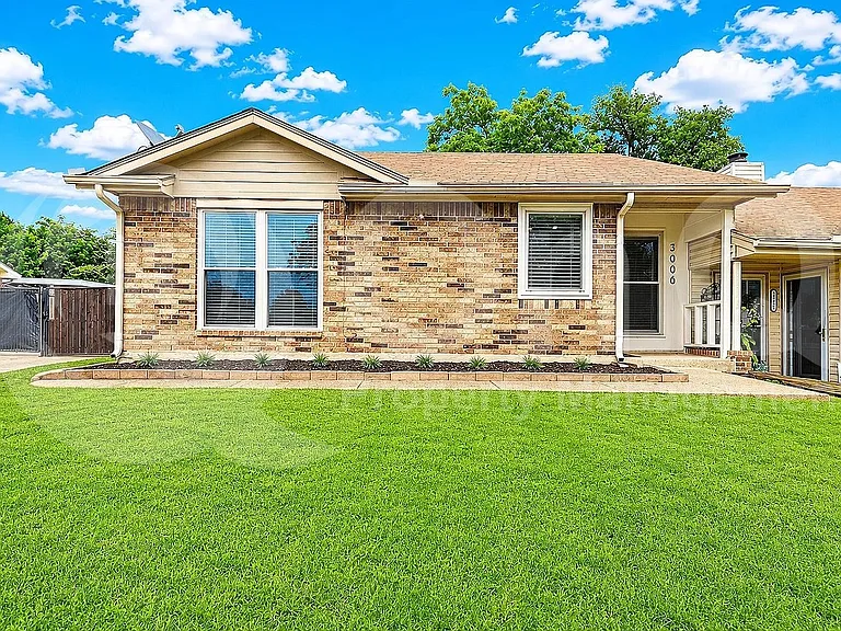 3000 Timothy Ln — Photo 1