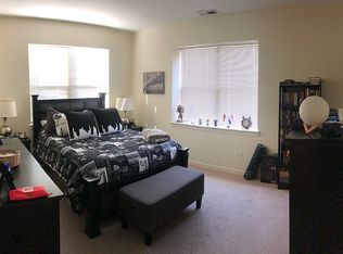 914 S Racine Ave APT 201, Chicago, IL 60607