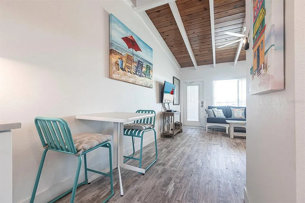 Studio, 1.0 bath, 420 sqft, $5,070 — Photo 4