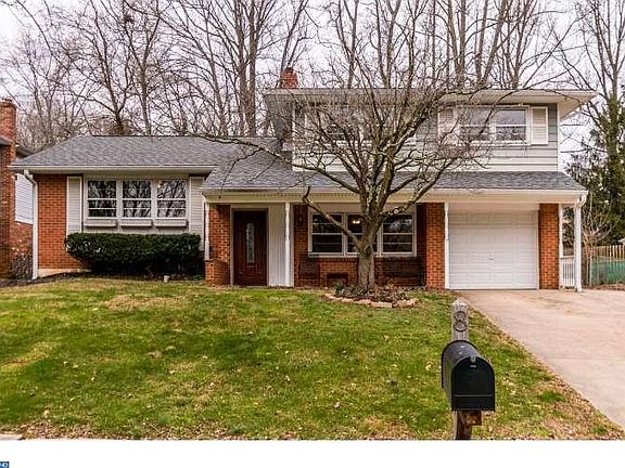 4th image of 8 Cauline Ct