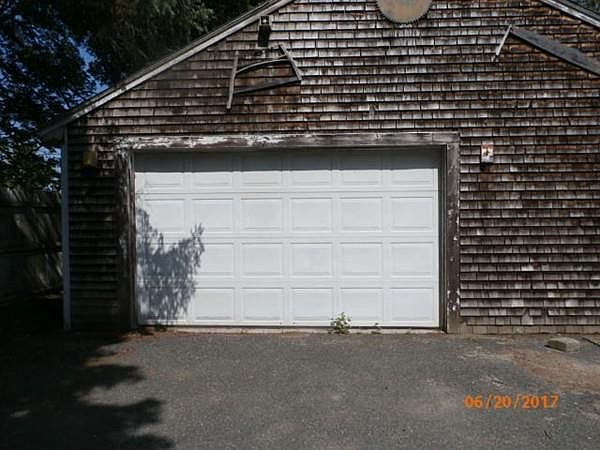 2nd image of 17 Emmet St