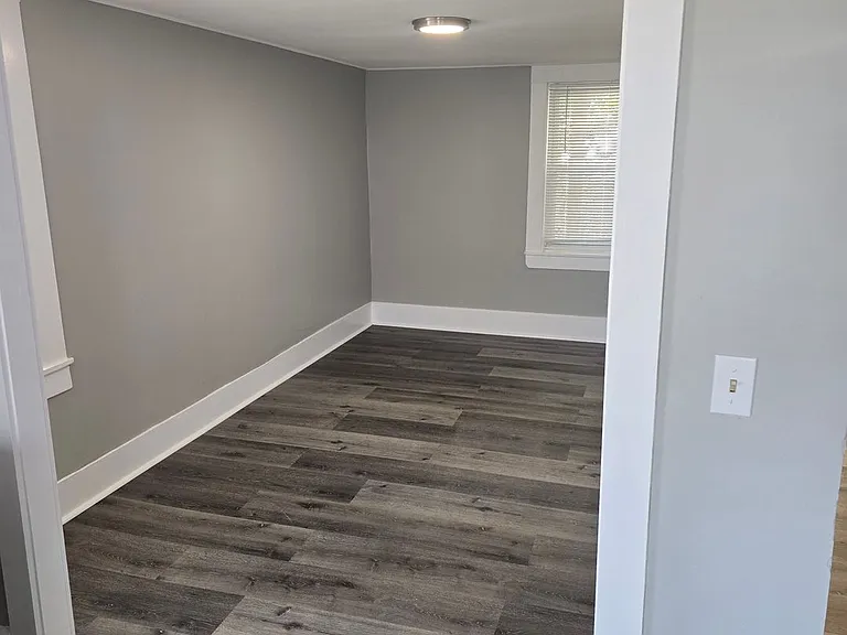 372 Amherst St — Photo 5