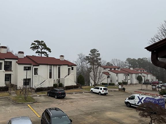 3rd image of 301 Kings Row Dr APT 404