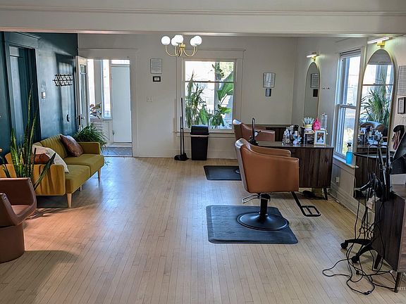 4th image of 1518 Overland Ave