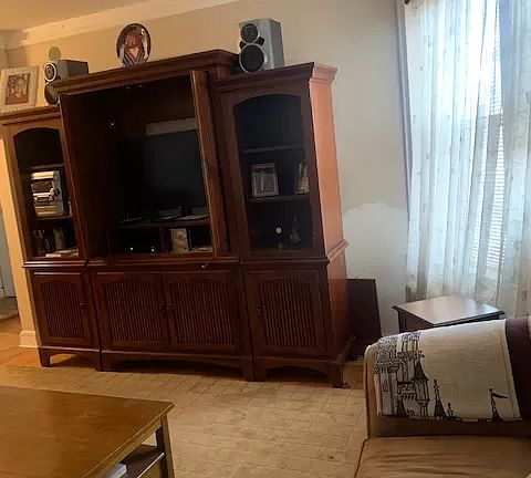 2nd image of 48-17 42nd St #5D