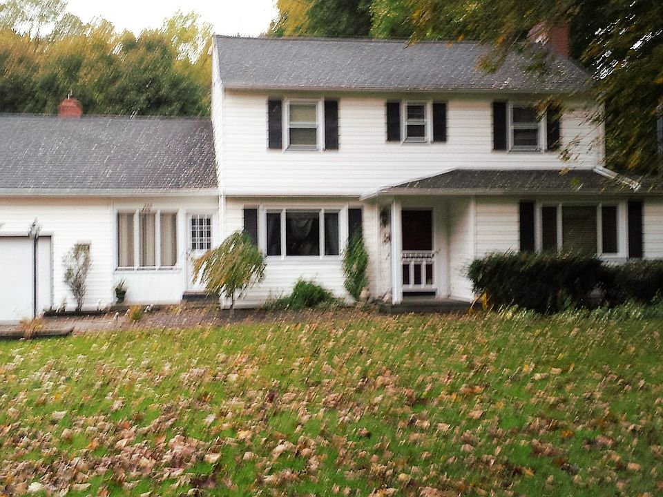 3 Bedroom Colonial.