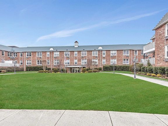 3rd image of 75 Noble St APT 104