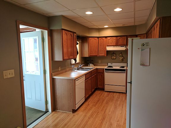 3rd image of 222 State St