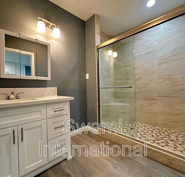 1716-1718 1/2 W 49th St #1718-2/3 — Photo 3