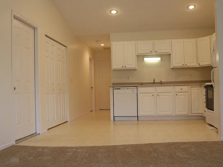 2271 Shamrock Ln — Photo 9