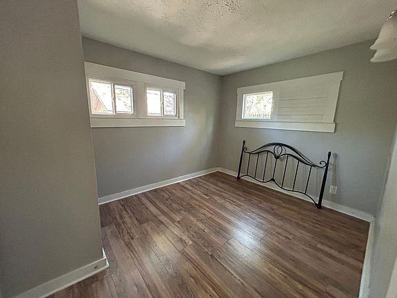4th image of 211 Vance St