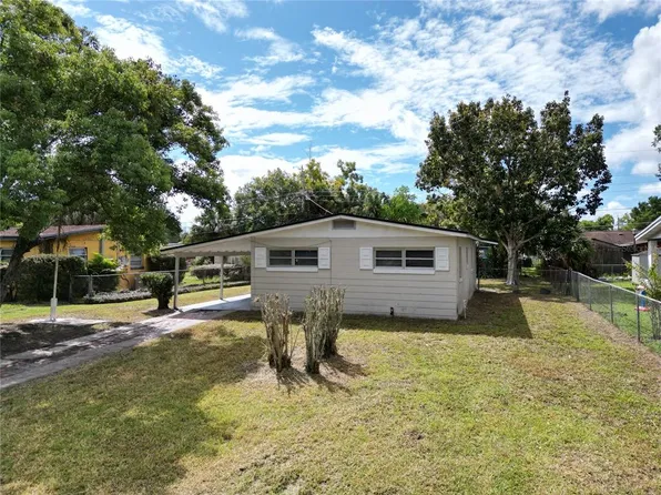 107 Academy Ave, Sanford, FL 32771