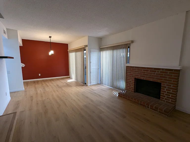 1655 Greenfield Ave #26 — Photo 9