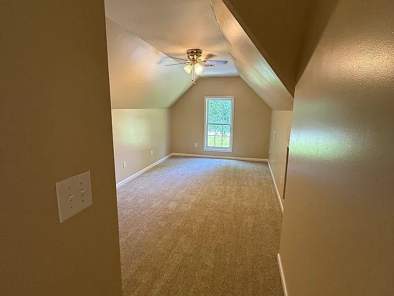 320 Old Pittard Rd — Photo 2