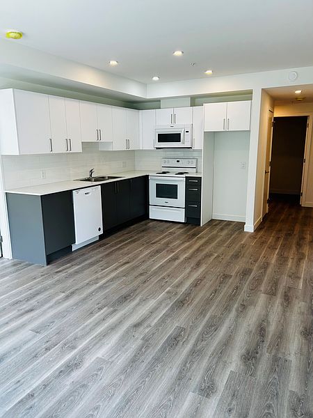 Vancouver Apartment for rent - 3 Bedrooms — photo 2