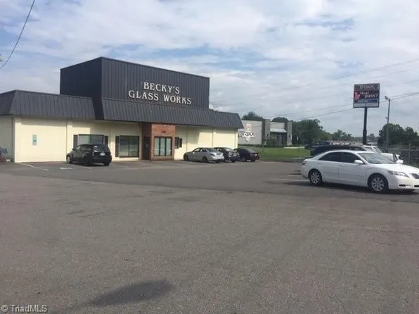 355 S Andy Griffith Pkwy, Mount Airy, NC 27030
