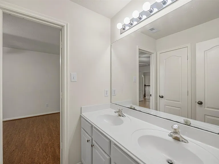 11515 Timberly Park Ln — Photo 22