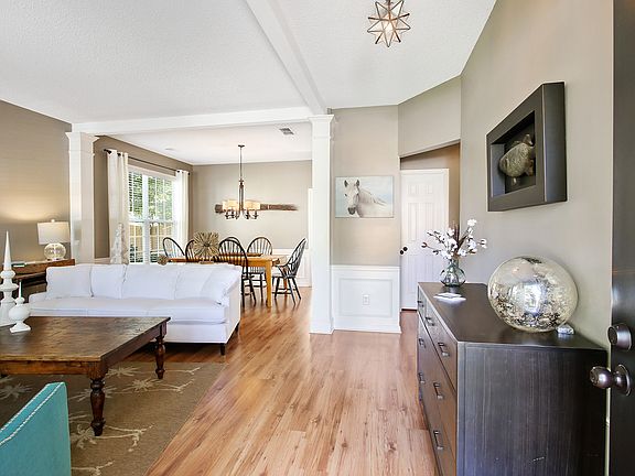 3rd image of 305 Wauchula Way
