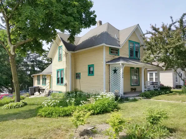 1424 Cleveland Ave, Waukesha, WI 53186