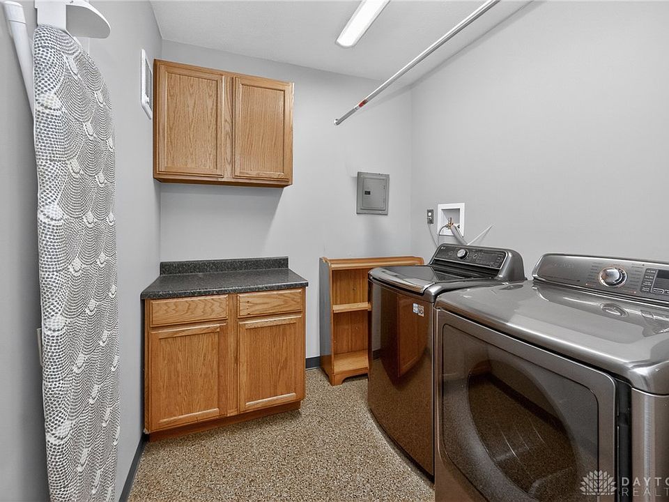 1st image of 933 Robin Hill Dr