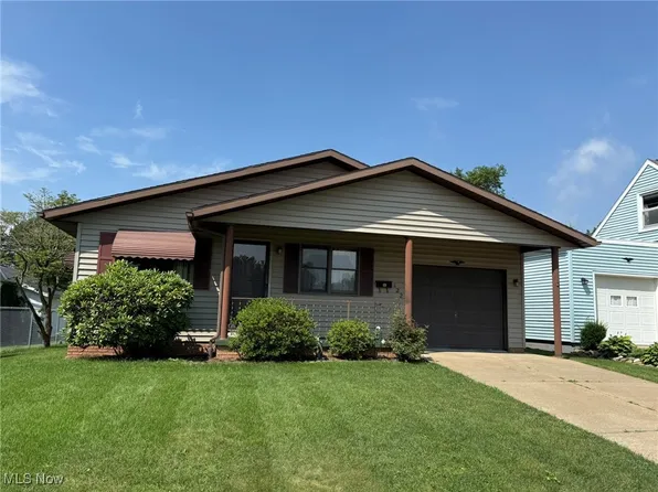 122 N Fairview Ave, Dover, OH 44622