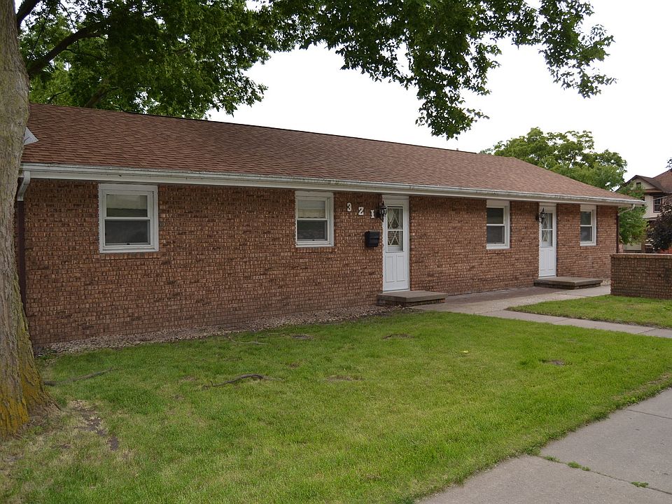 1st image of 321 E Bluff St