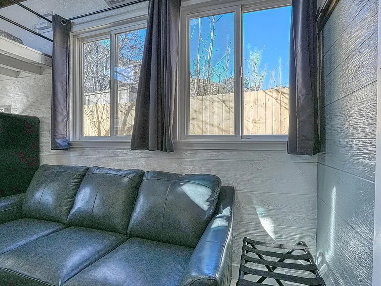 10.5 Jeralken Rd — Photo 8