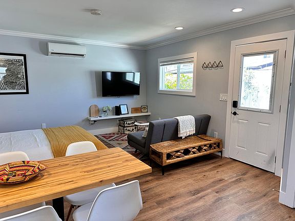 4th image of 4685 Cheshire St #87