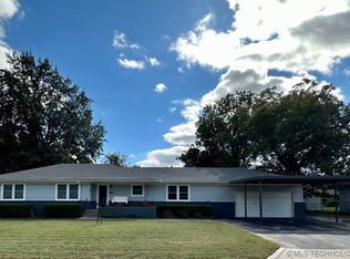 38 W Chestnut St, Skiatook, OK 74070